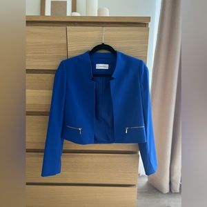 Calvin Klein Cobalt Cropped Blazer w. Gold Zippers